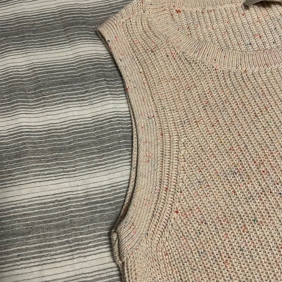 LOFT Speckled Sweater Tank - Picture 2 of 4